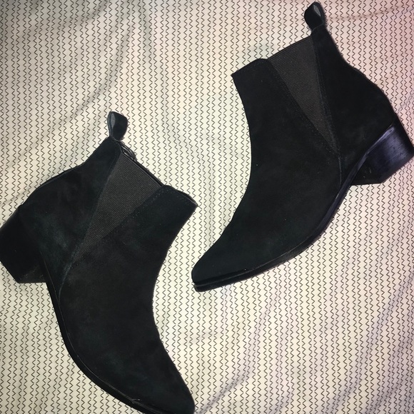 Steve Madden Shoes - Steve Madden black suede Anella bootie